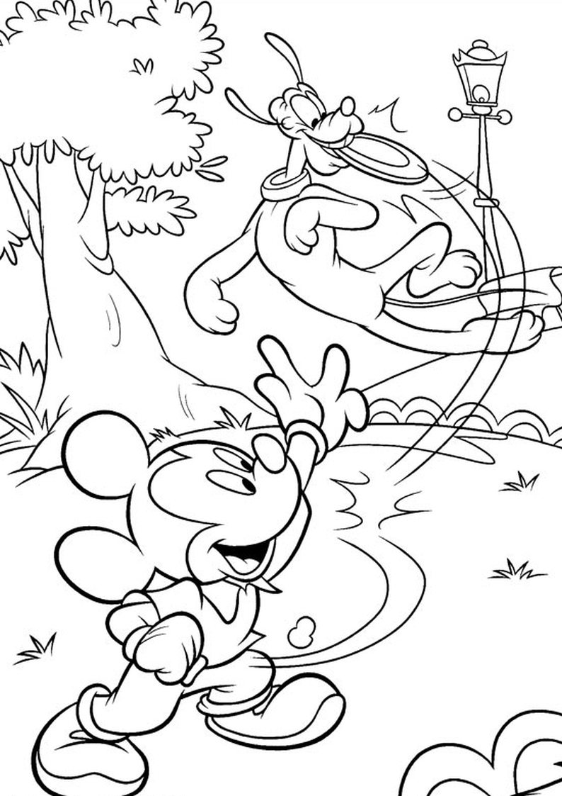 kolorowanka Myszka Miki i Pluto skaczący za dyskiem dla psów, malowanka do wydruku dla dzieci nr 2